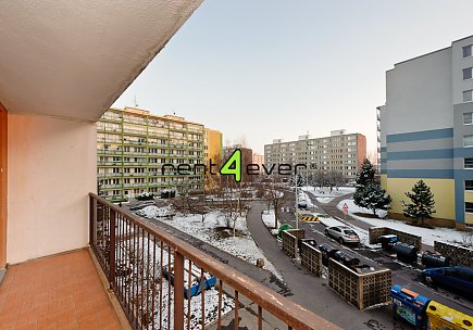 Pronájem bytu, Řepy, Vondroušova, 3+1, 82 m2, balkon, sklep, komora, výtah, nezařízený, Rent4Ever.cz