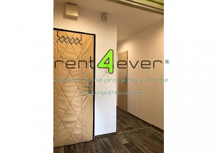 Pronájem bytu, Bohnice, Poznaňská, byt 3+kk, 70 m2, po rekonstrukci, lodžie 12 m2, sklep, zařízený, Rent4Ever.cz