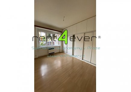 Pronájem bytu, Žižkov, V domově, byt 2+kk, 65 m2, komora, zahrada, nevybavený nábytkem, Rent4Ever.cz