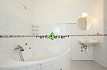 Pronájem bytu, Žižkov, V domově, byt 2+kk, 65 m2, komora, zahrada, nevybavený nábytkem, Rent4Ever.cz