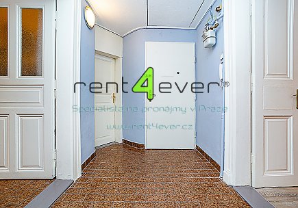 Pronájem bytu, Metro A Náměstí Míru, Blanická, byt 3+1, 73 m2, cihla, výtah, nevybavený, Rent4Ever.cz