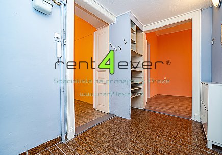 Pronájem bytu, Metro A Náměstí Míru, Blanická, byt 3+1, 73 m2, cihla, výtah, nevybavený, Rent4Ever.cz