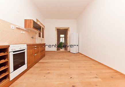 Pronájem bytu, Žižkov, Husitská, 2+kk, 46 m2, sklep, nezařízený, Rent4Ever.cz