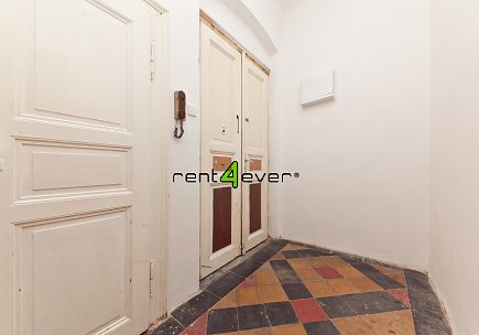 Pronájem bytu, Žižkov, Husitská, 2+kk, 46 m2, sklep, nezařízený, Rent4Ever.cz