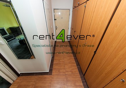 Pronájem bytu, Prosek, Zárybská, 2+kk, 45 m2, lodžie, komora, výtah, zařízený, Rent4Ever.cz