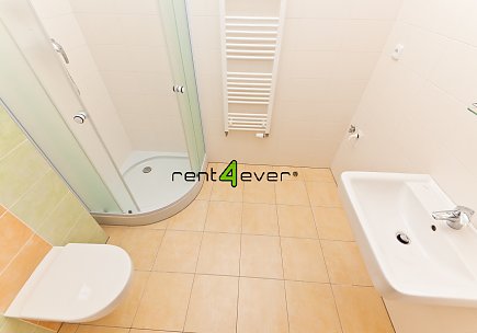 Pronájem bytu, Zličín, Lanžhotská, 1+kk, 38 m2, novostavba, cihla, balkon, výtah, garážové stání, Rent4Ever.cz