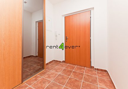 Pronájem bytu, Zličín, Lanžhotská, 1+kk, 38 m2, novostavba, cihla, balkon, výtah, garážové stání, Rent4Ever.cz