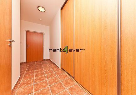 Pronájem bytu, Zličín, Lanžhotská, 1+kk, 38 m2, novostavba, cihla, balkon, výtah, garážové stání, Rent4Ever.cz