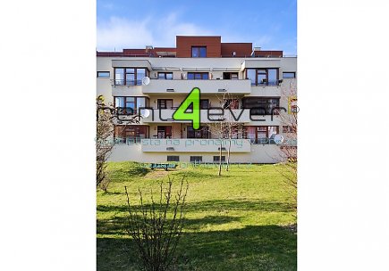 Pronájem bytu, Zličín, Lanžhotská, 1+kk, 38 m² + balkon + garážové stání, novostavba, cihla, výtah, Rent4Ever.cz