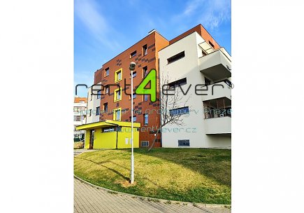 Pronájem bytu, Zličín, Lanžhotská, 1+kk, 38 m² + balkon + garážové stání, novostavba, cihla, výtah, Rent4Ever.cz