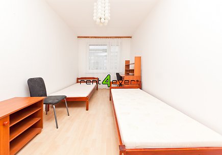 Pronájem bytu, Chodov, Augustinova, 3+1, 80 m2, lodžie 6 m2, výtah, vybavený nábytkem, Rent4Ever.cz