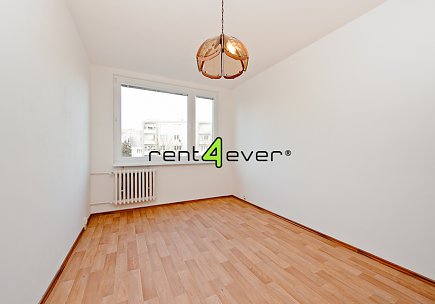 Pronájem bytu, Záběhlice, Sněženková, 3+1, 78 m2, lodžie, sklep, komora, výtah, částečně zařízený, Rent4Ever.cz