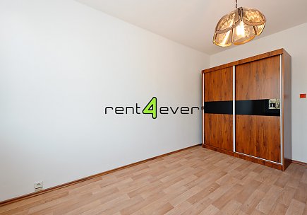 Pronájem bytu, Záběhlice, Sněženková, 3+1, 78 m2, lodžie, sklep, komora, výtah, částečně zařízený, Rent4Ever.cz