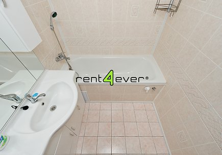Pronájem bytu, Záběhlice, Sněženková, 3+1, 78 m2, lodžie, sklep, komora, výtah, částečně zařízený, Rent4Ever.cz