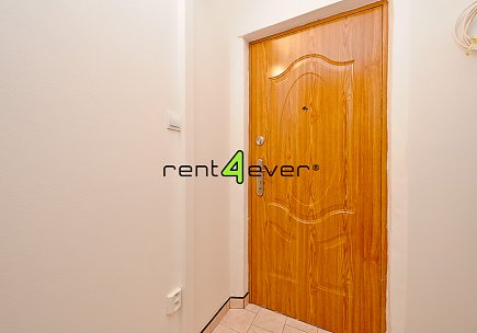 Pronájem bytu, Záběhlice, Sněženková, 3+1, 78 m2, lodžie, sklep, komora, výtah, částečně zařízený, Rent4Ever.cz