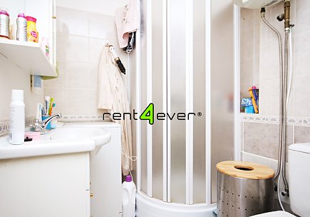 Pronájem bytu, Nusle, Pod lázní, mezonetový byt 2+kk, 55 m2, cihla, terasa, nevybavený nábytkem, Rent4Ever.cz