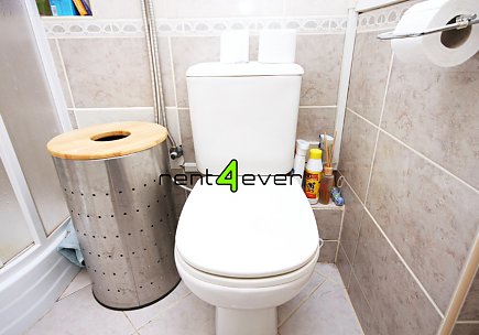 Pronájem bytu, Nusle, Pod lázní, mezonetový byt 2+kk, 55 m2, cihla, terasa, nevybavený nábytkem, Rent4Ever.cz