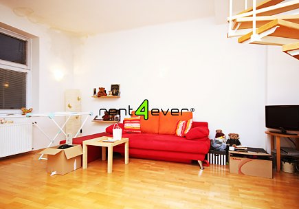 Pronájem bytu, Nusle, Pod lázní, mezonetový byt 2+kk, 55 m2, cihla, terasa, nevybavený nábytkem, Rent4Ever.cz