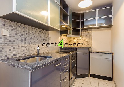 Pronájem bytu, Žižkov, Nad Ohradou, mezonet 2+kk, 60 m2, cihla, balkon, výtah, částečně zařízený, Rent4Ever.cz