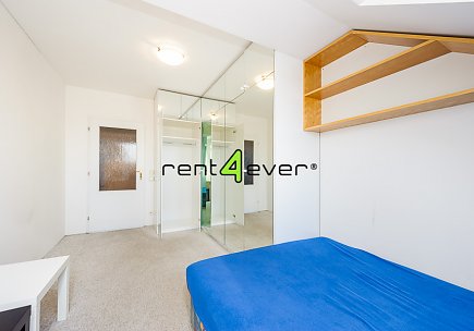 Pronájem bytu, Žižkov, Nad Ohradou, mezonet 2+kk, 60 m2, cihla, balkon, výtah, částečně zařízený, Rent4Ever.cz