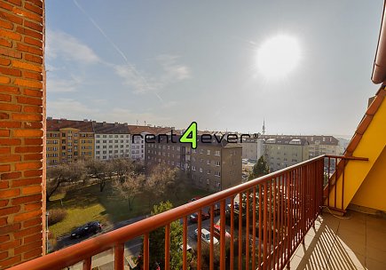 Pronájem bytu, Žižkov, Nad Ohradou, mezonet 2+kk, 60 m2, cihla, balkon, výtah, částečně zařízený, Rent4Ever.cz