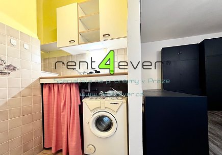 Pronájem bytu, Veleslavín, Šumberova, byt 1+kk, 25 m2, zařízený nábytkem, pouze pro 1 osobu, Rent4Ever.cz
