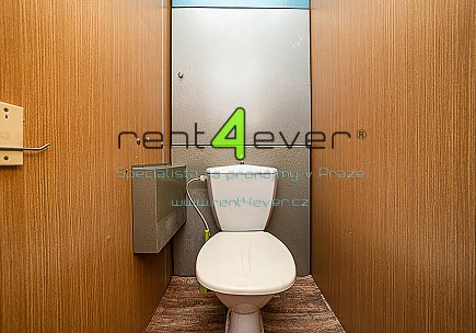 Pronájem bytu, Michle, U Botiče, byt 1+1, 36 m2, komora, výtah, nevybavený, pouze pro 1 os. - muže, Rent4Ever.cz