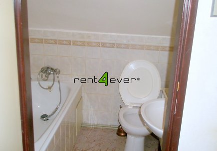 Pronájem bytu, Petrovice, Euklidova, podkrovní pokoj v RD, 20 m2, cihla, zahrada, zařízený, Rent4Ever.cz