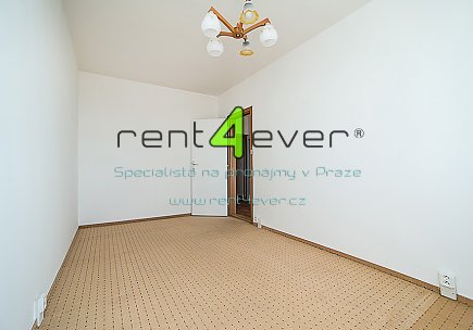 Pronájem bytu, Modřany, Pirinská, byt 2+kk, 41 m2, komora, výtah, nezařízený nábytkem, Rent4Ever.cz