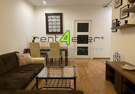 Pronájem bytu, Holešovice, V háji, byt 2+kk, 60 m2, cihla, společná terasa, vybavený nábytkem, Rent4Ever.cz