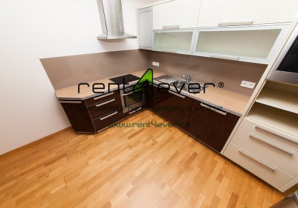Pronájem bytu, Prosek, Na Prosecké vyhlídce, 3+kk, 90 m2, novostavba, garáž, výtah, nezařízený, Rent4Ever.cz