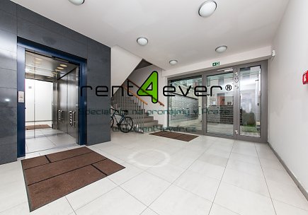 Pronájem bytu, Prosek, Na Prosecké vyhlídce, 3+kk, 90 m2, novostavba, garáž, výtah, nezařízený, Rent4Ever.cz