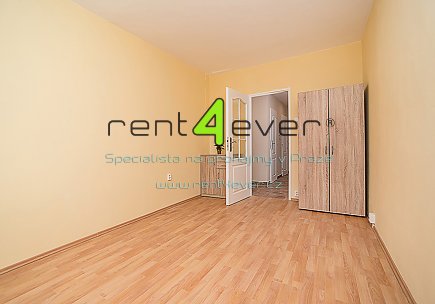 Pronájem bytu, Kobylisy, Kaňkovského, 2+kk, 44 m2, po kompletní rekonstrukci, lodžie, nezařízený, Rent4Ever.cz