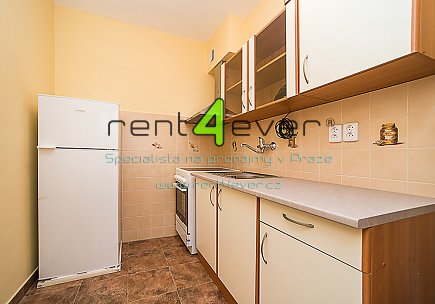 Pronájem bytu, Kobylisy, Kaňkovského, 2+kk, 44 m2, po kompletní rekonstrukci, lodžie, nezařízený, Rent4Ever.cz