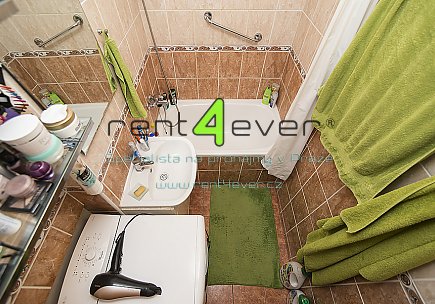 Pronájem bytu, Stodůlky, Nušlova, byt 1+kk, 38 m2, komora, výtah, bezbariérový, vybavený nábytkem, Rent4Ever.cz