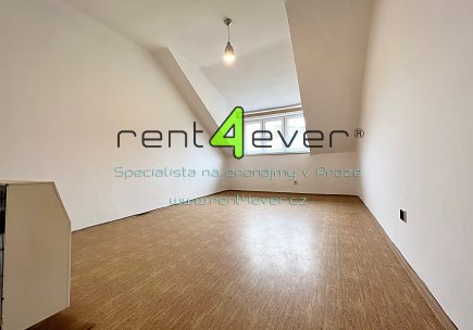 Pronájem bytu, Michle, Na nivách, byt 1+kk, 27 m2, cihla, nezařízený nábytkem , Rent4Ever.cz