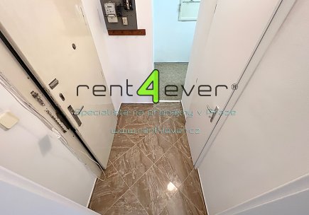 Pronájem bytu, Michle, Na nivách, byt 1+kk, 27 m2, cihla, nezařízený nábytkem , Rent4Ever.cz