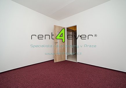 Pronájem bytu, Metro B Prosek, byt 3+1, 74 m2 s lodžií, po rekonstrukci, výtah, šatna, nezařízený, Rent4Ever.cz