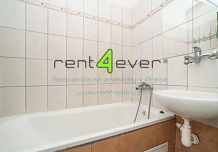 Pronájem bytu, Metro C I.P. Pavlova, 2+kk, 41 m2, cihla, sklep, výtah, nezařízený nábytkem, Rent4Ever.cz