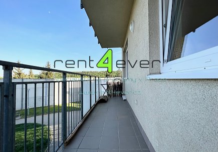 Pronájem bytu, Hostivař, náměstí Přátelství, 2+kk, 45 m2, po čerstvé rekonstrukci, balkon, výtah, Rent4Ever.cz