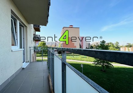 Pronájem bytu, Hostivař, náměstí Přátelství, 2+kk, 45 m2, po čerstvé rekonstrukci, balkon, výtah, Rent4Ever.cz