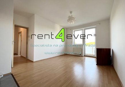 Pronájem bytu, Hostivař, náměstí Přátelství, 2+kk, 45 m2, po čerstvé rekonstrukci, balkon, výtah, Rent4Ever.cz