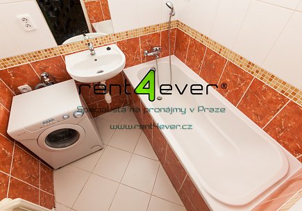 Pronájem bytu, Veleslavín, Na Petřinách, byt 1+1, 50 m2, lodžie, výtah, nezařízený, Rent4Ever.cz
