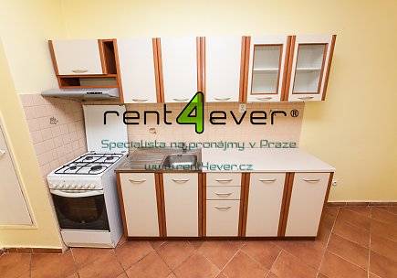 Pronájem bytu, Veleslavín, Na Petřinách, byt 1+1, 50 m2, lodžie, výtah, nezařízený, Rent4Ever.cz
