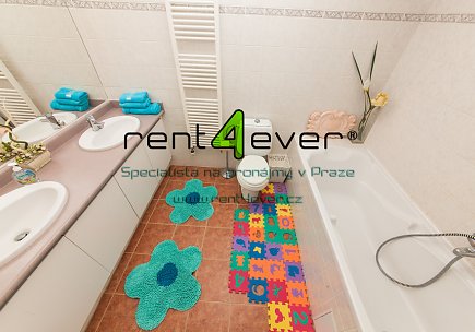 Pronájem bytu, Libeň, Společná, dvoupatrový byt 3+kk, 95 m2, novostavba, balkon, sklep, zařízený, Rent4Ever.cz