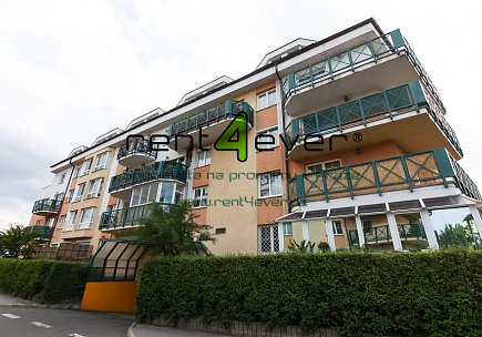 Pronájem bytu, Libeň, Společná, dvoupatrový byt 3+kk, 95 m2, novostavba, balkon, sklep, zařízený, Rent4Ever.cz