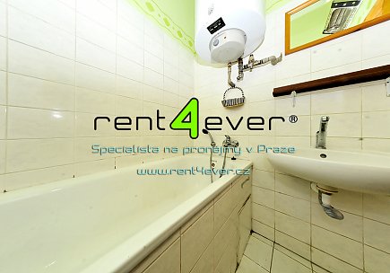 Pronájem bytu, Košíře, Brožíkova, byt 2+kk, 45 m2, cihla, vestavěné patro, nevybavený, Rent4Ever.cz