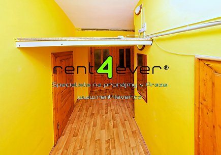 Pronájem bytu, Košíře, Brožíkova, byt 2+kk, 45 m2, cihla, vestavěné patro, nevybavený, Rent4Ever.cz