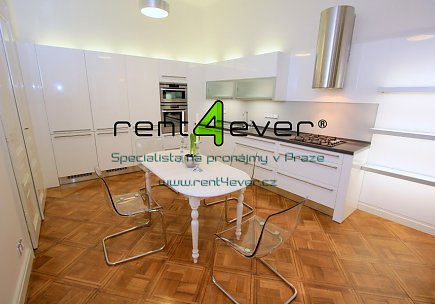 Pronájem bytu, Metro B Národní třída, 5+kk, 150 m2, cihla, sklep, nezařízený, Rent4Ever.cz