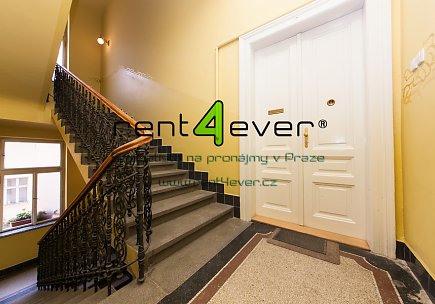 Pronájem bytu, Metro B Národní třída, 5+kk, 150 m2, cihla, sklep, nezařízený, Rent4Ever.cz